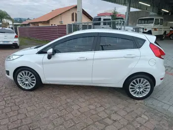 Carro/Camioneta - FORD - Fiesta - TIT./TIT.Plus 1.6 16V Flex Aut. - 2015