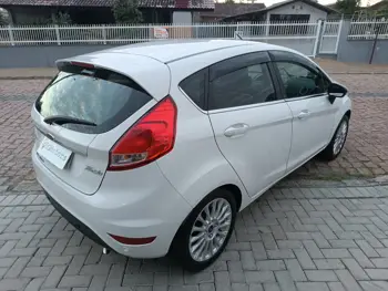 Carro/Camioneta - FORD - Fiesta - TIT./TIT.Plus 1.6 16V Flex Aut. - 2015