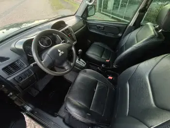 Carro/Camioneta - MITSUBISHI - Pajero - TR4 2.0/ 2.0 Flex 16V 4x4 Aut. - 