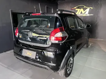 Carro/Camioneta - FIAT - MOBI - TREKKING 1.0 Flex 5p. - 2022
