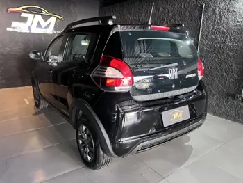 Carro/Camioneta - FIAT - MOBI - TREKKING 1.0 Flex 5p. - 2022