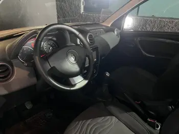Carro/Camioneta - RENAULT - DUSTER - Dynamique 1.6 Flex 16V Mec. - 2015