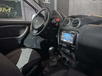 Carro/Camioneta - RENAULT - DUSTER - Dynamique 1.6 Flex 16V Mec. - 2015