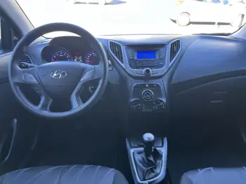 Carro/Camioneta - HYUNDAI - HB20 - Comf./C.Plus/C.Style 1.0 Flex 12V - 2015