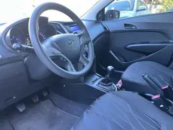 Carro/Camioneta - HYUNDAI - HB20 - Comf./C.Plus/C.Style 1.0 Flex 12V - 2015