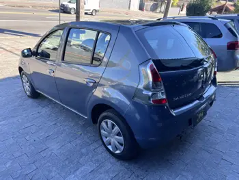 Carro/Camioneta - RENAULT - SANDERO - Authentique Hi-Flex 1.0 16V 5p - 2014