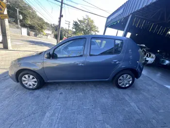 Carro/Camioneta - RENAULT - SANDERO - Authentique Hi-Flex 1.0 16V 5p - 2014