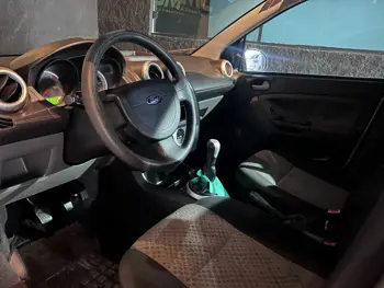 Carro/Camioneta - FORD - Fiesta - 1.6 8V Flex/Class 1.6 8V Flex 5p - 2011
