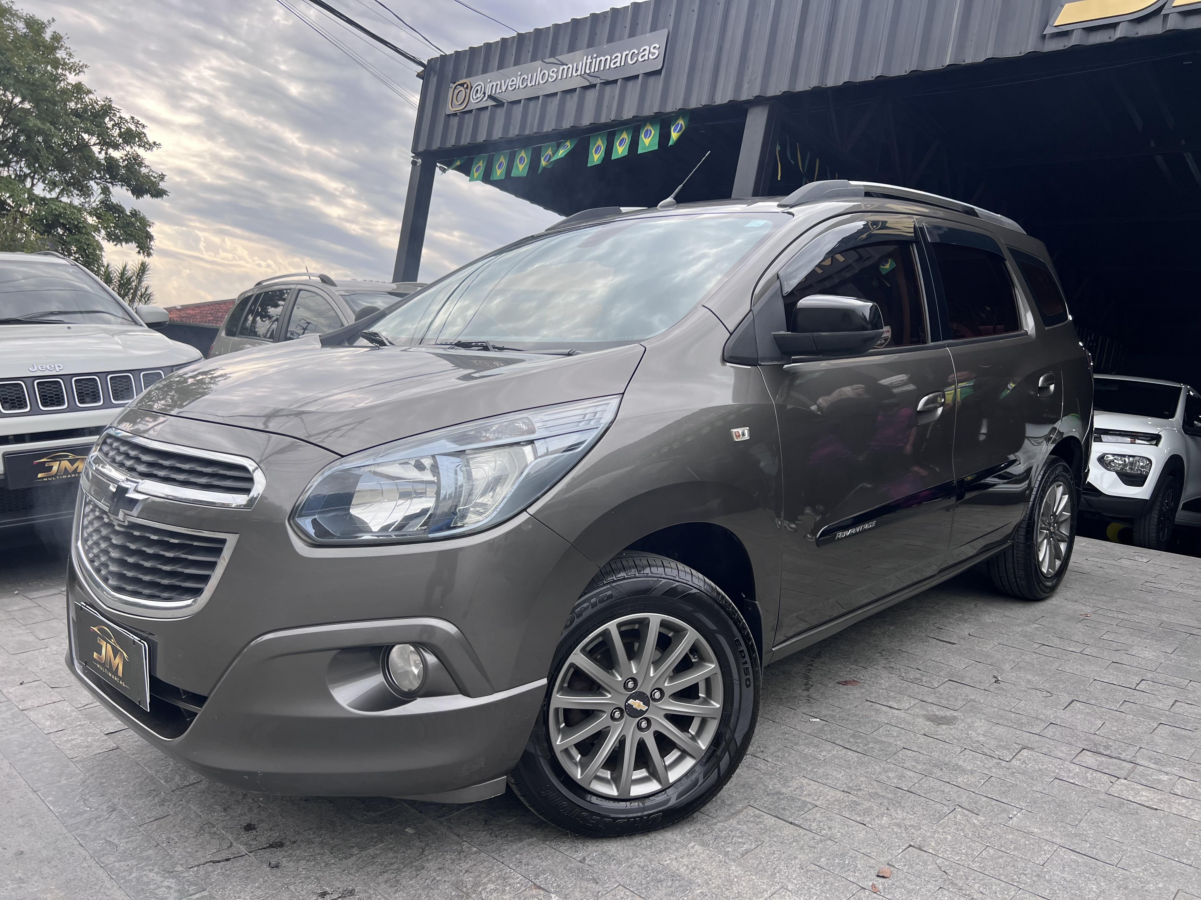 Carro/Camioneta - GM - CHEVROLET - SPIN - ADVANTAGE 1.8 8V Econo.Flex 5p Aut. - 2014