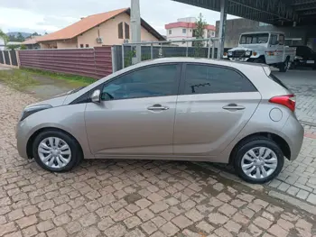 Carro/Camioneta - HYUNDAI - HB20 - Comf./C.Plus/C.Style 1.0 Flex 12V - 2017