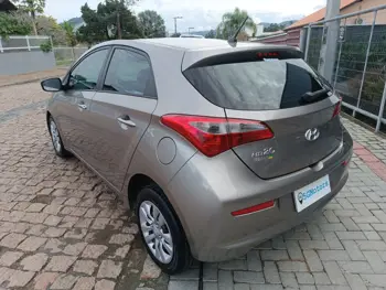 Carro/Camioneta - HYUNDAI - HB20 - Comf./C.Plus/C.Style 1.0 Flex 12V - 2017
