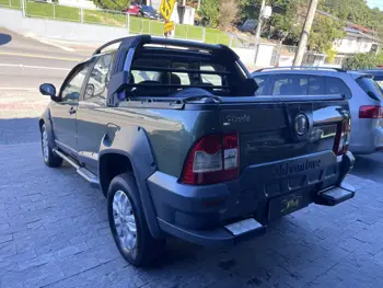 Carro/Camioneta - FIAT - Strada - Adventure1.8/ 1.8 LOCKER Flex CD - 2013