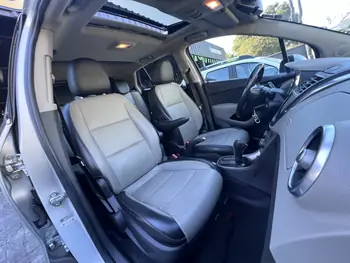 Carro/Camioneta - GM - CHEVROLET - TRACKER - LTZ 1.8 16V Flex 4x2 Aut. - 2015