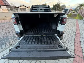 Carro/Camioneta - FIAT - Strada - Freedom 1.3 Flex 8V  CS Plus - 2021