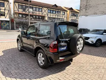 Carro/Camioneta - MITSUBISHI - Pajero - GLS HPE/HPE Full 3.8 233cv 5p Aut - 2005