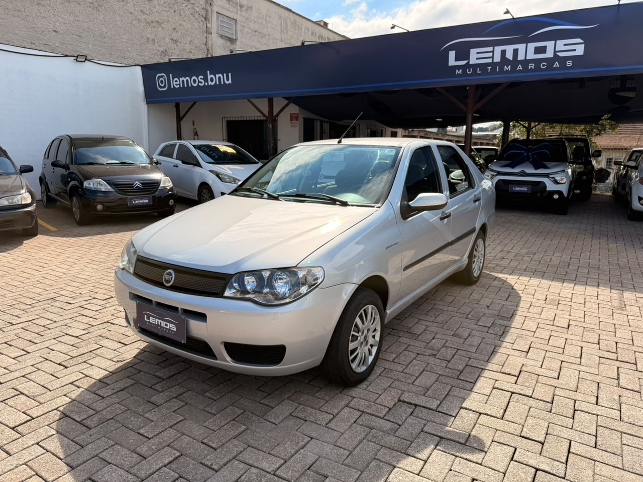 Carro/Camioneta - FIAT - Siena - Celebration 1.0 Fire Flex 8V 4p - 2008