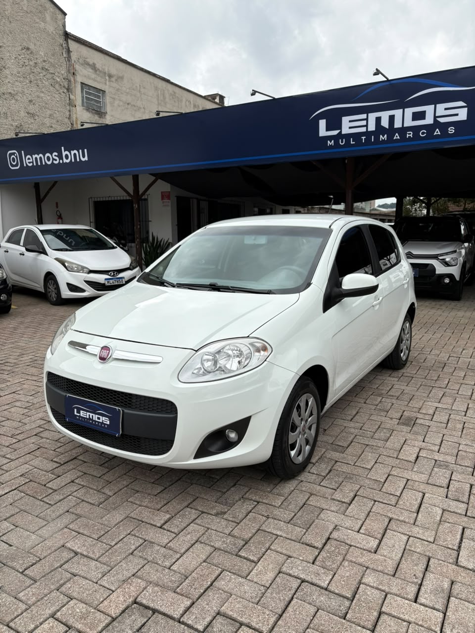 Carro/Camioneta - FIAT - Palio - ATTRA./ITÁLIA 1.4 EVO F.Flex 8V 5p - 2015