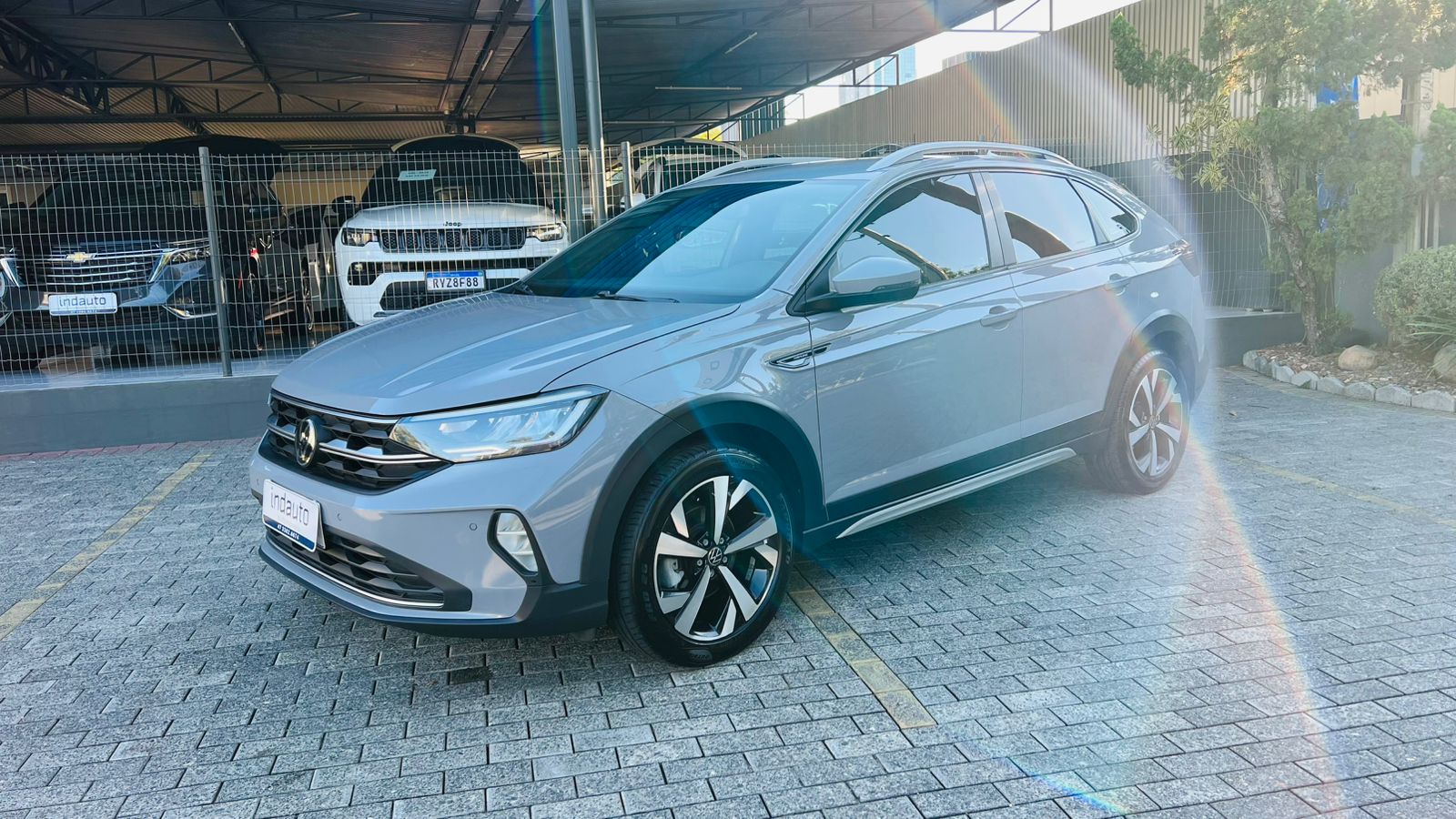 Carro/Camioneta - VW - VOLKSWAGEN - Nivus - Highline 1.0 200 TSI Flex Aut. - 2022