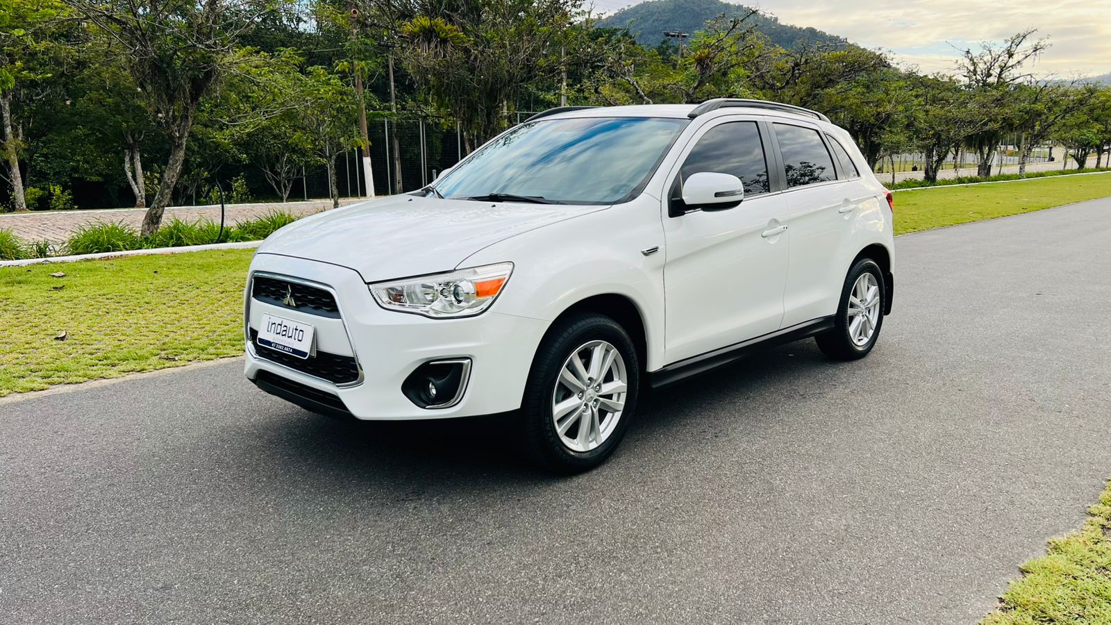 Carro/Camioneta - MITSUBISHI - ASX - 2.0 16V 4x4 160cv Aut. - 2013