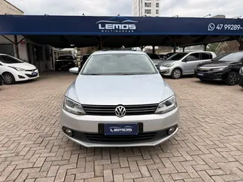 Carro/Camioneta - VW - VOLKSWAGEN - JETTA - Comfortline 2.0 T.Flex 8V 4p Tipt. - 2012