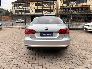 Carro/Camioneta - VW - VOLKSWAGEN - JETTA - Comfortline 2.0 T.Flex 8V 4p Tipt. - 2012