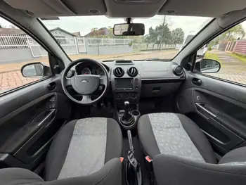 Carro/Camioneta - FORD - Fiesta - 1.6 8V Flex/Class 1.6 8V Flex 5p - 2012