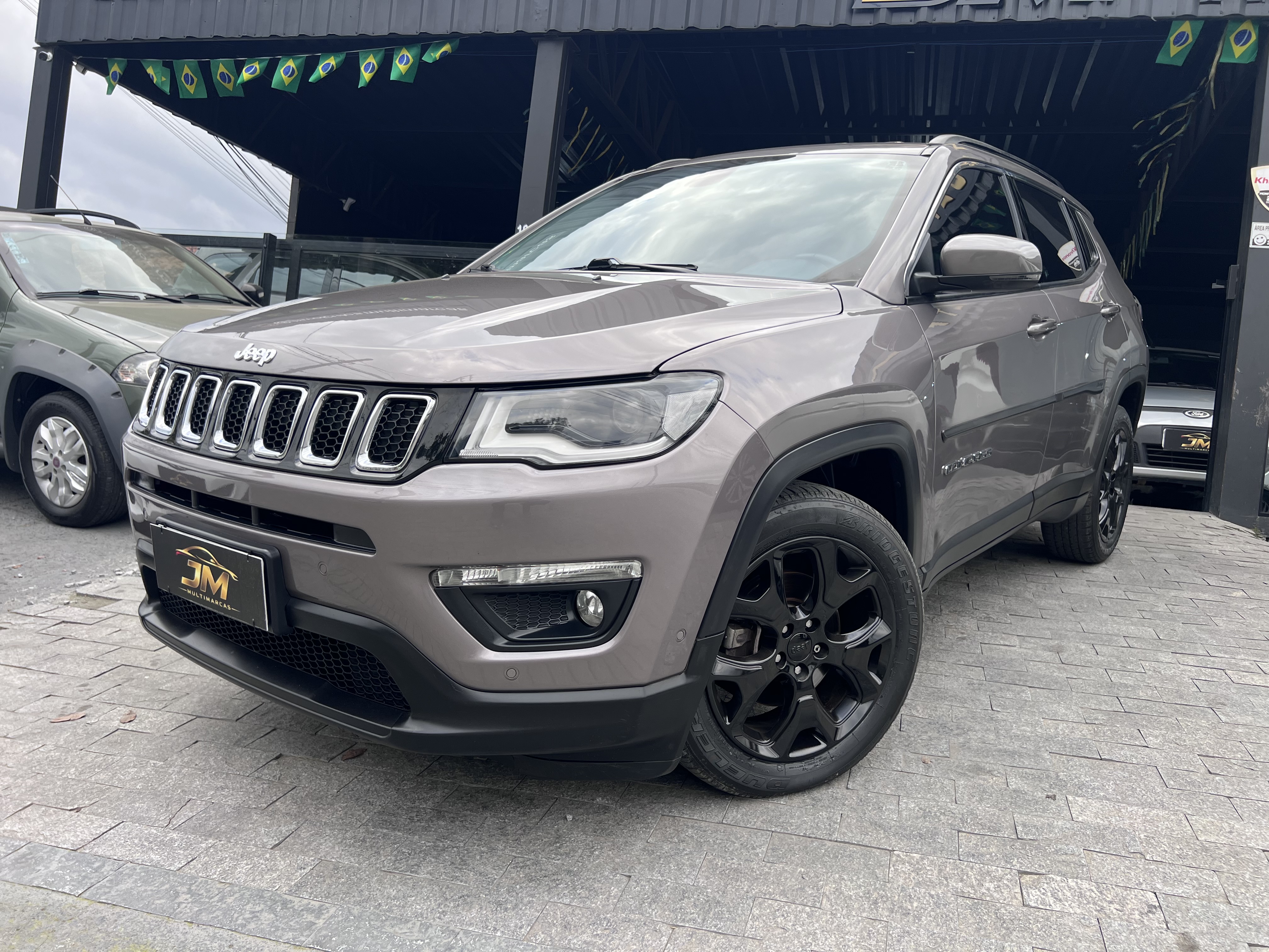 Carro/Camioneta - JEEP - COMPASS - LONGITUDE 2.0 4x2 Flex 16V Aut. - 2021