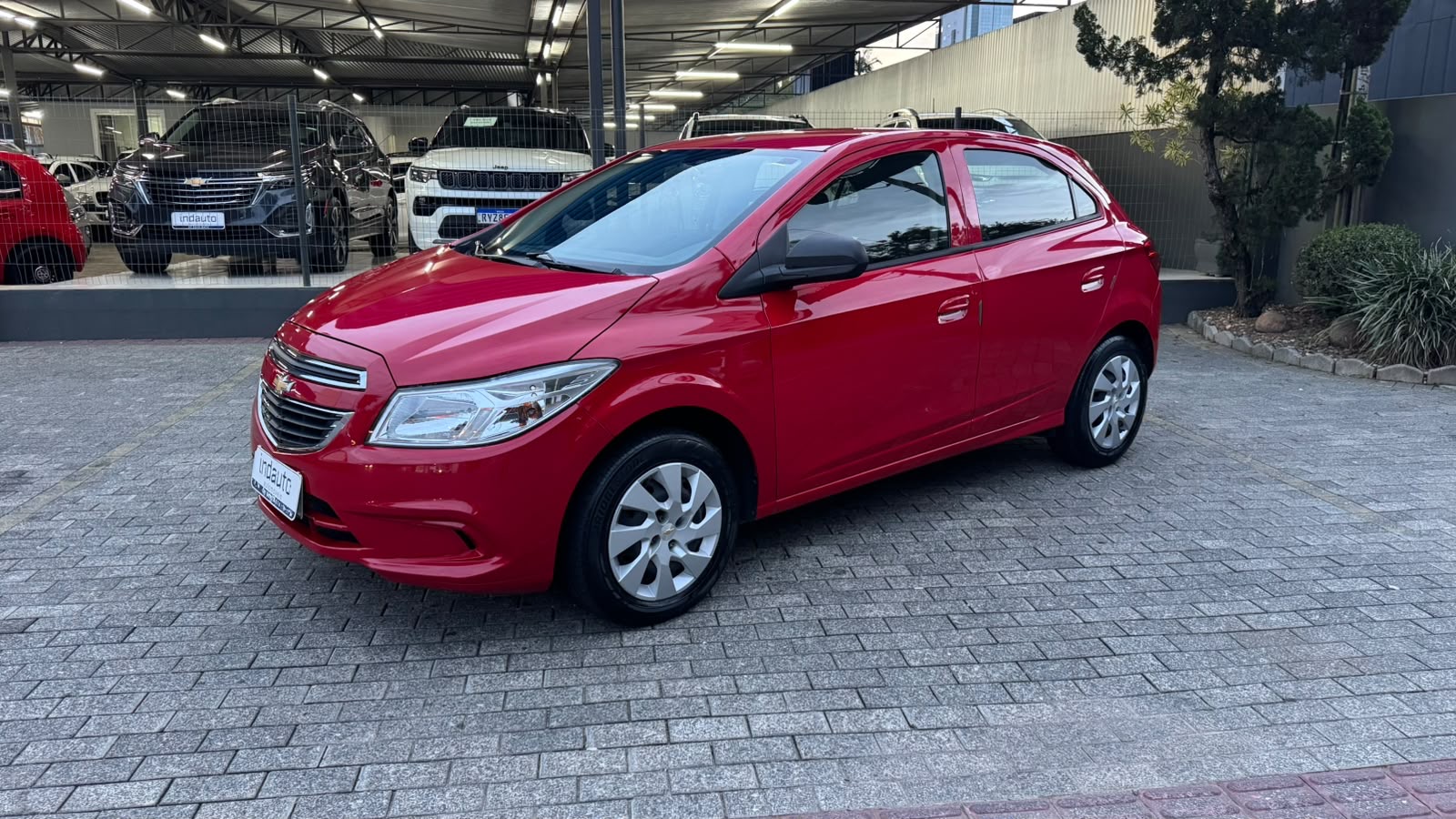 Carro/Camioneta - GM - CHEVROLET - ONIX - HATCH LT 1.0 8V FlexPower 5p Mec. - 2016