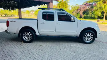 Carro/Camioneta - NISSAN - Frontier - SL CD 4x4 2.5TB Diesel Aut - 2015