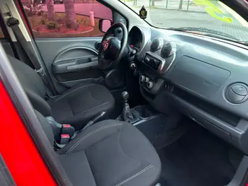 Carro/Camioneta - FIAT - UNO - VIVACE/RUA 1.0 EVO Fire Flex 8V 5p - 2015