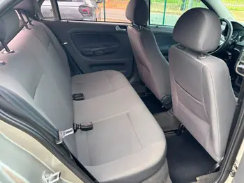Carro/Camioneta - VW - VOLKSWAGEN - VOYAGE - 1.0/1.0 City Mi Total Flex 8V 4p - 2011