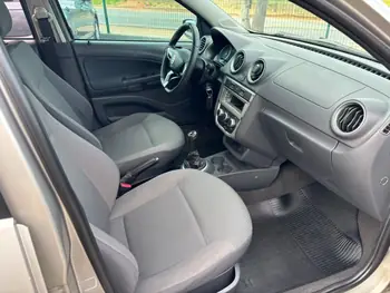 Carro/Camioneta - VW - VOLKSWAGEN - VOYAGE - 1.0/1.0 City Mi Total Flex 8V 4p - 2011