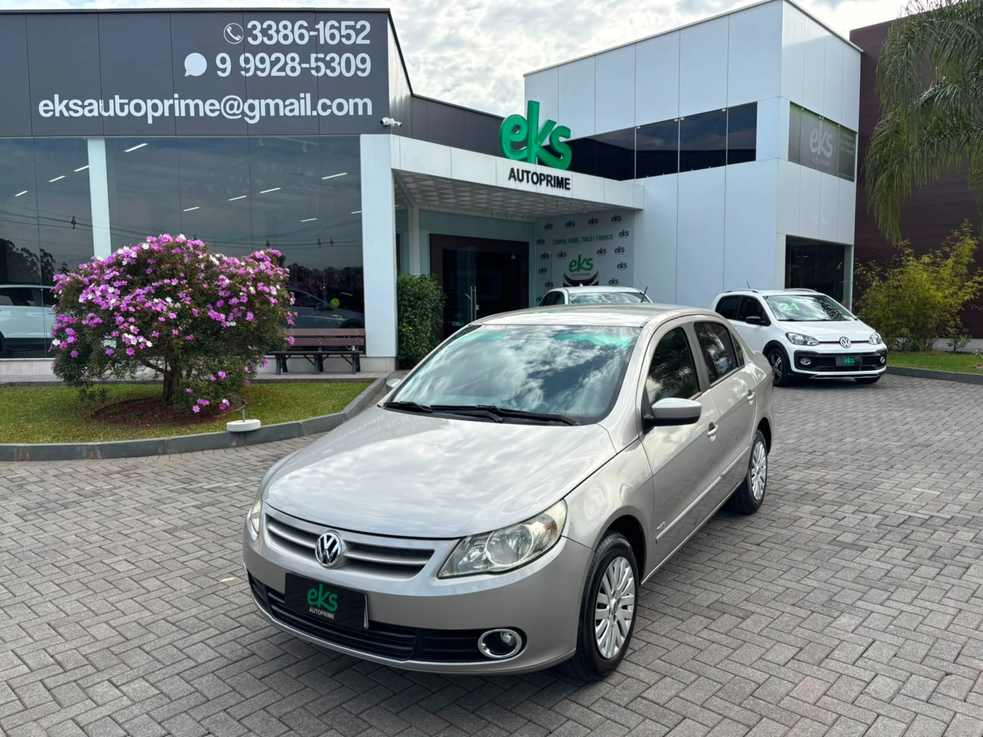 Carro/Camioneta - VW - VOLKSWAGEN - VOYAGE - 1.0/1.0 City Mi Total Flex 8V 4p - 2011