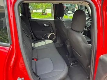 Carro/Camioneta - JEEP - Renegade - Sport 1.8 4x2 Flex 16V Mec. - 2016