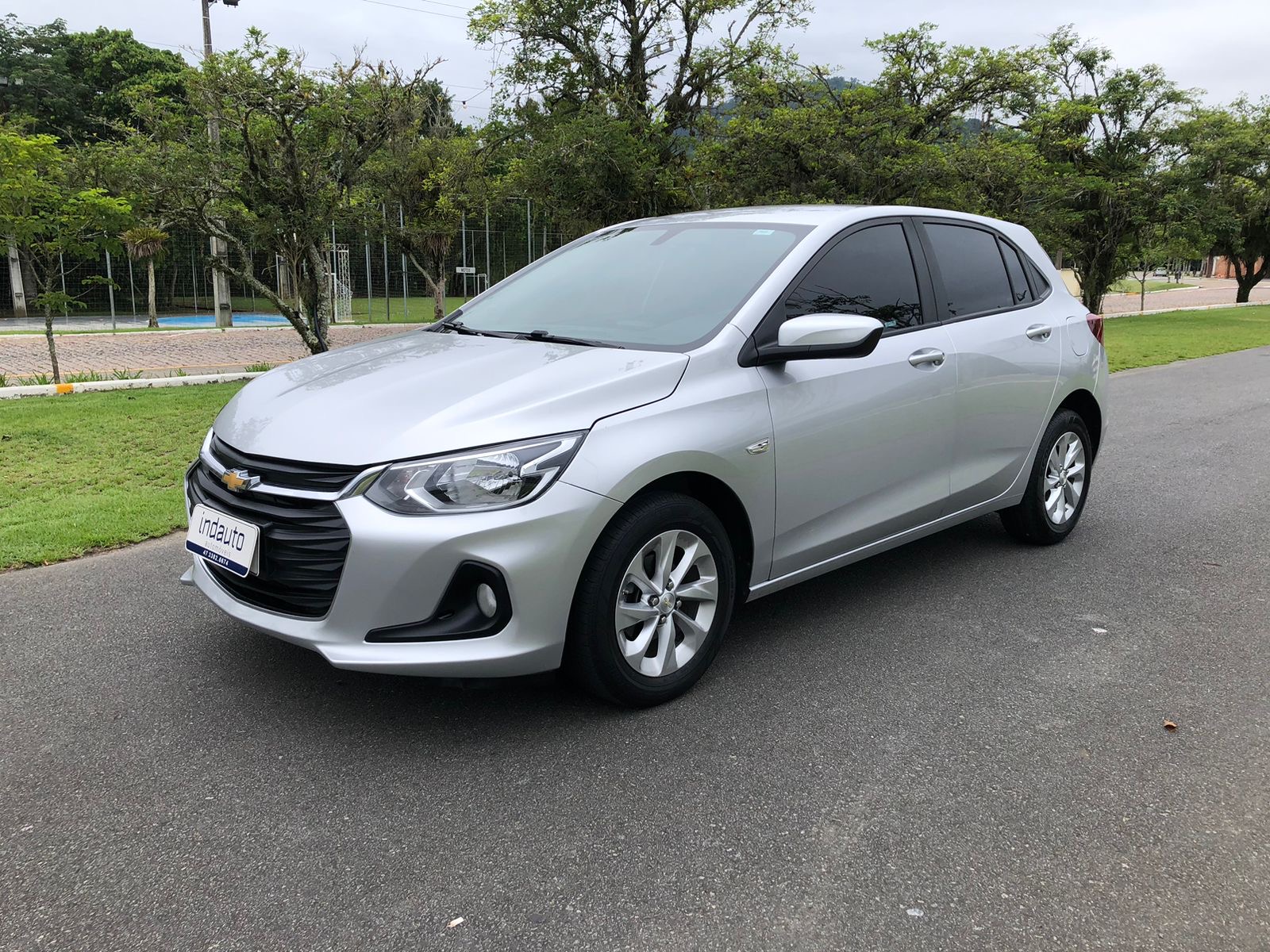Carro/Camioneta - GM - CHEVROLET - ONIX - HATCH LT 1.0 12V TB Flex 5p Mec. - 2020