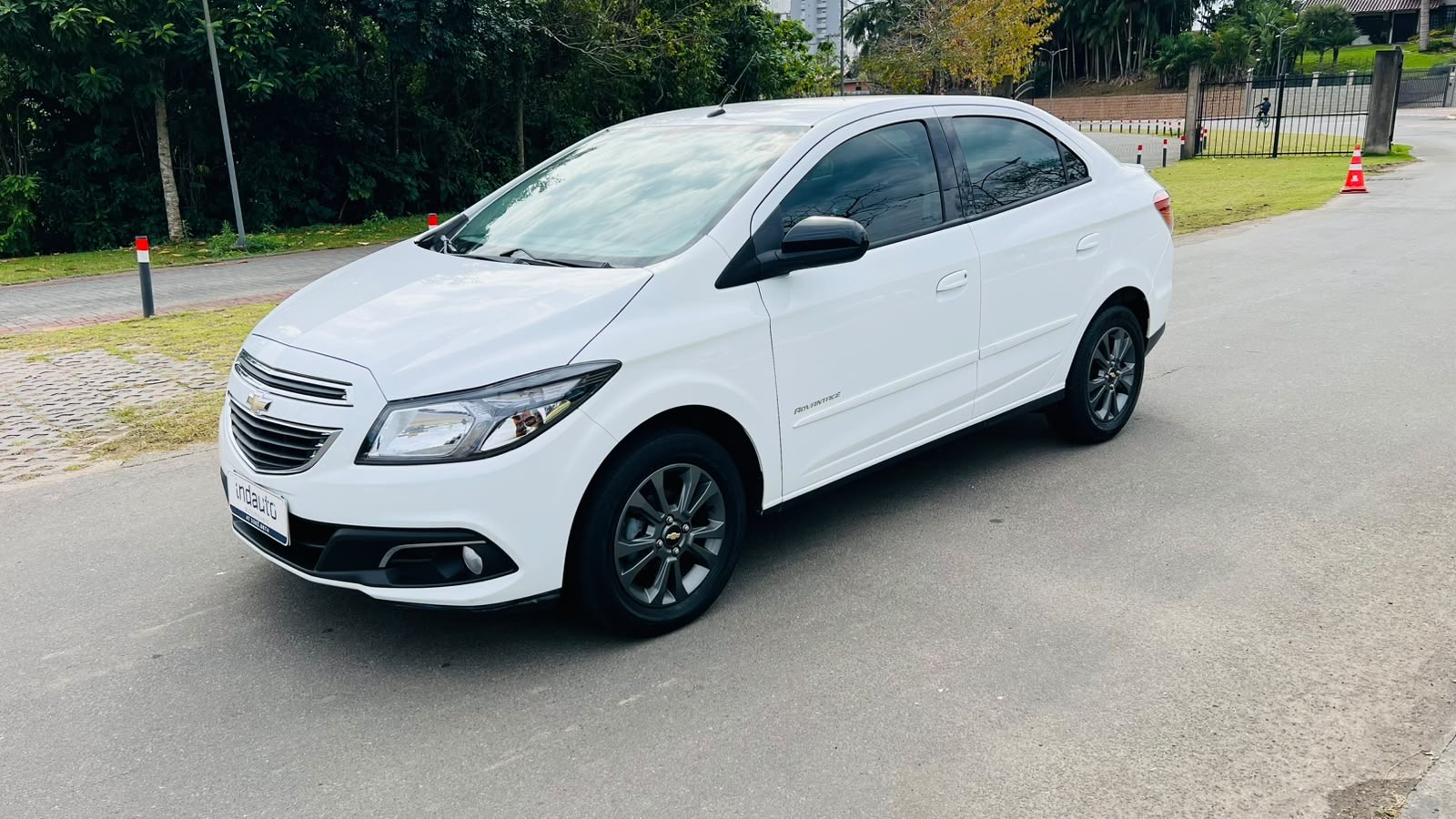Carro/Camioneta - GM - CHEVROLET - PRISMA - Sed. ADVANT. 1.4 8V F.Power Aut. - 2016