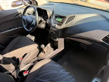Carro/Camioneta - HYUNDAI - HB20 - Comf./C.Plus/C.Style 1.0 Flex 12V - 2014