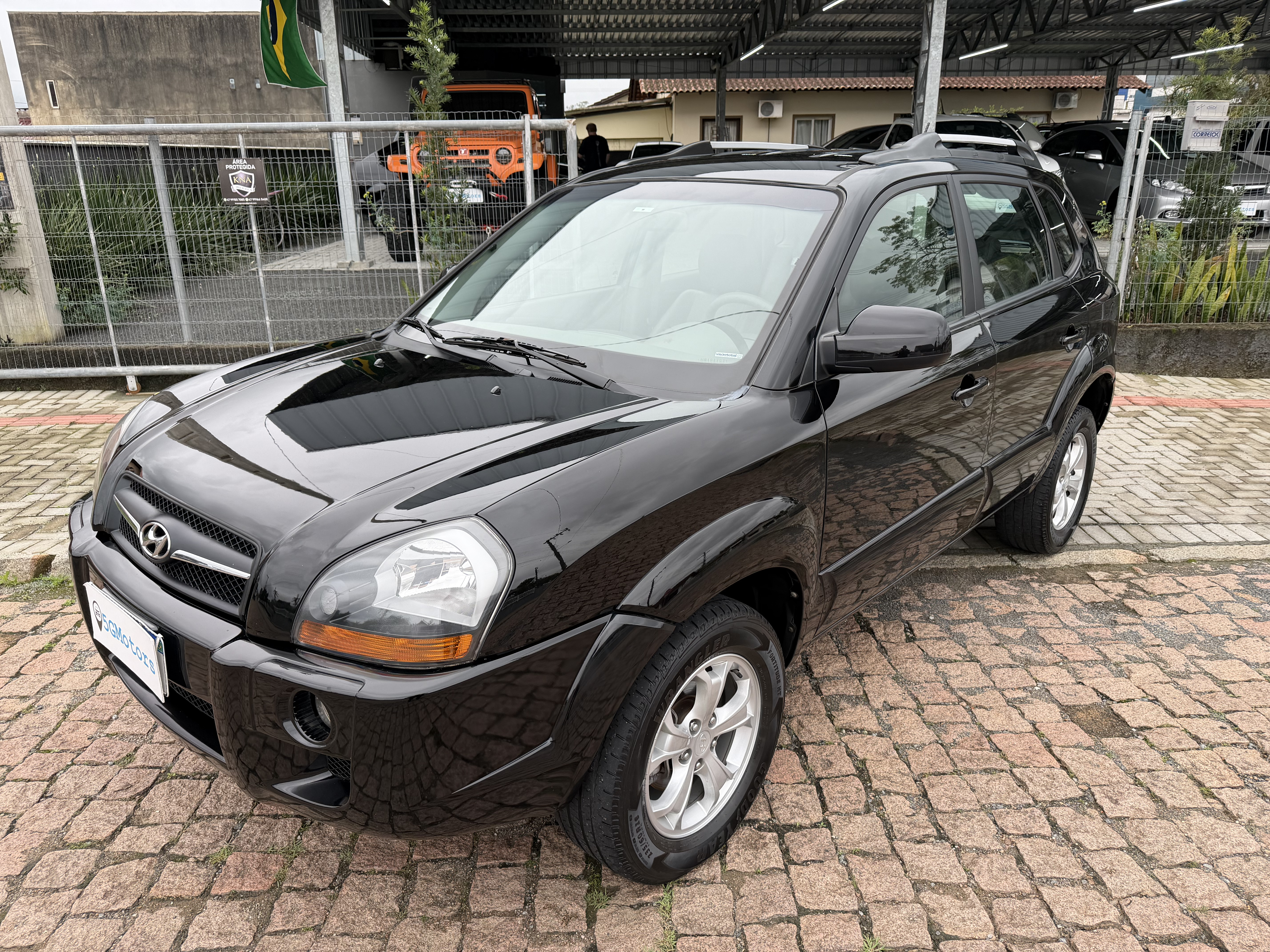Carro/Camioneta - HYUNDAI - Tucson - 2.0 16V Flex Aut. - 2017