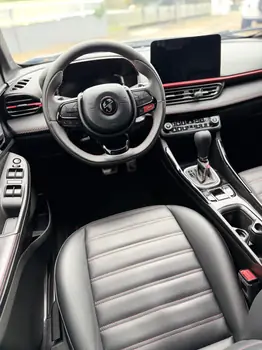 Carro/Camioneta - FIAT - Fastback - ABARTH Turbo Flex 1.3 Aut. - 2024