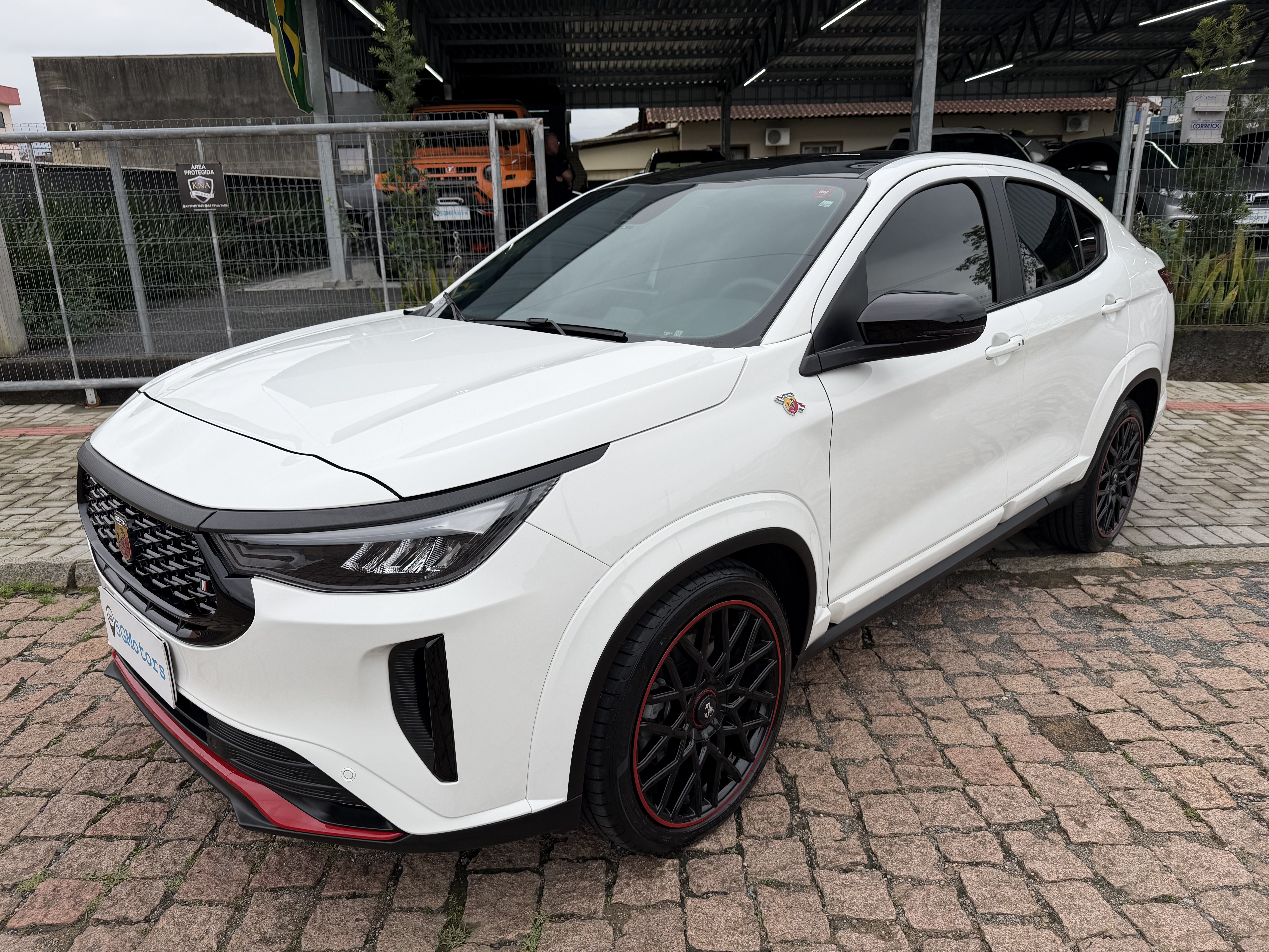 Carro/Camioneta - FIAT - Fastback - ABARTH Turbo Flex 1.3 Aut. - 2024