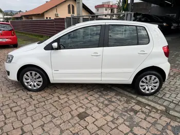 Carro/Camioneta - VW - VOLKSWAGEN - Fox - 1.0 Mi Total Flex 8V 5p - 2013