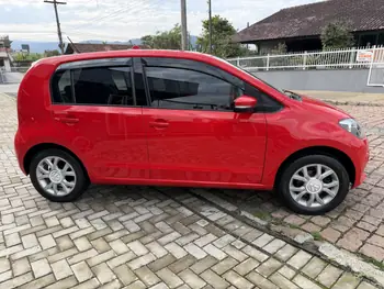 Carro/Camioneta - VW - VOLKSWAGEN - up! - high 1.0 Total Flex 12V 5p - 2015
