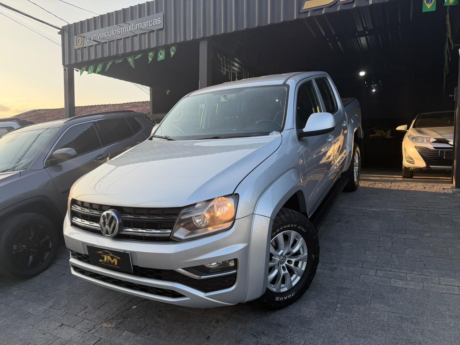 Carro/Camioneta - VW - VOLKSWAGEN - AMAROK - Trendline CD 2.0 TDI 4X4 Dies Aut - 2018