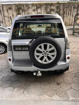 Carro/Camioneta - MITSUBISHI - Pajero - TR4 2.0/ 2.0 Flex 16V 4x4 Aut. - 2011