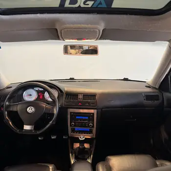 Carro/Camioneta - VW - VOLKSWAGEN - Golf - 1.6 Mi Total Flex 8V 4p - 2011