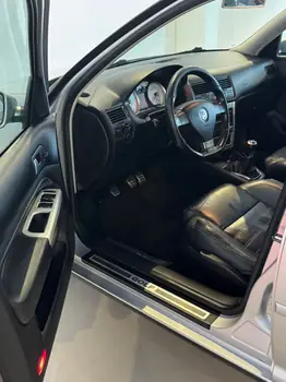 Carro/Camioneta - VW - VOLKSWAGEN - Golf - 1.6 Mi Total Flex 8V 4p - 2011