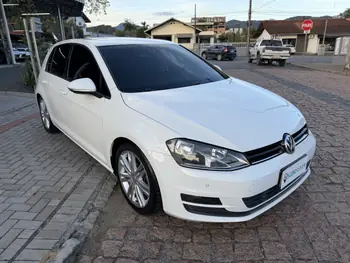 Carro/Camioneta - VW - VOLKSWAGEN - Golf - Comfortline 1.6 MSI Total Flex Aut. - 2016