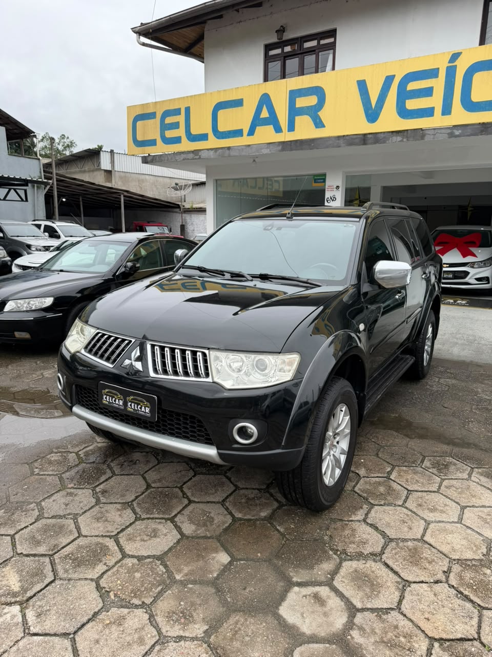 Carro/Camioneta - MITSUBISHI - Pajero - DAKAR HPE 3.2 4x4 T.I Dies 5p Aut - 2011