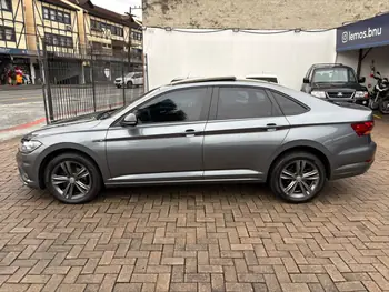 Carro/Camioneta - VW - VOLKSWAGEN - JETTA - R-Line 250 TSI 1.4 Flex 16V Aut. - 2019