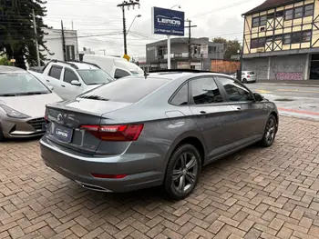 Carro/Camioneta - VW - VOLKSWAGEN - JETTA - R-Line 250 TSI 1.4 Flex 16V Aut. - 2019